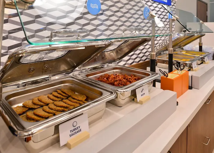Holiday Inn Express & Suites Chicago - Oak Forest By Ihg